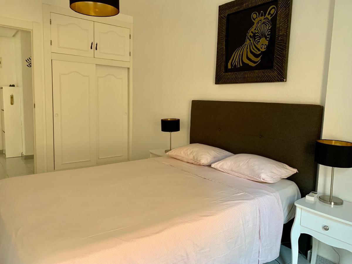 Schoene Wohnung In Zentrum Von ตอร์เรเวียคา ภายนอก รูปภาพ