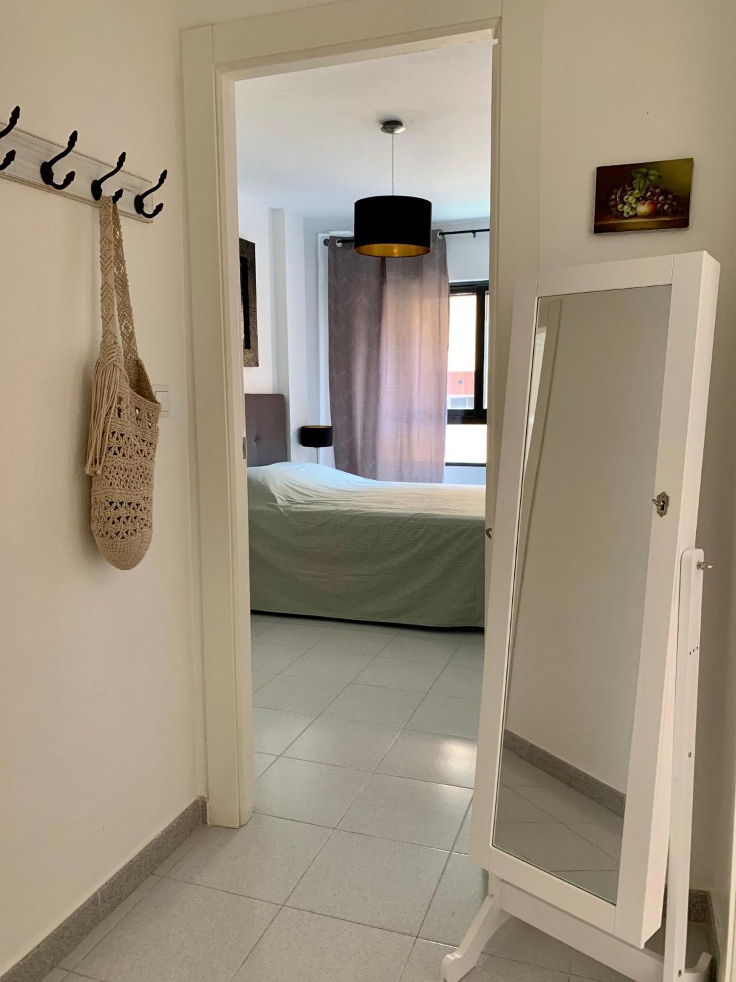 Schoene Wohnung In Zentrum Von ตอร์เรเวียคา ภายนอก รูปภาพ