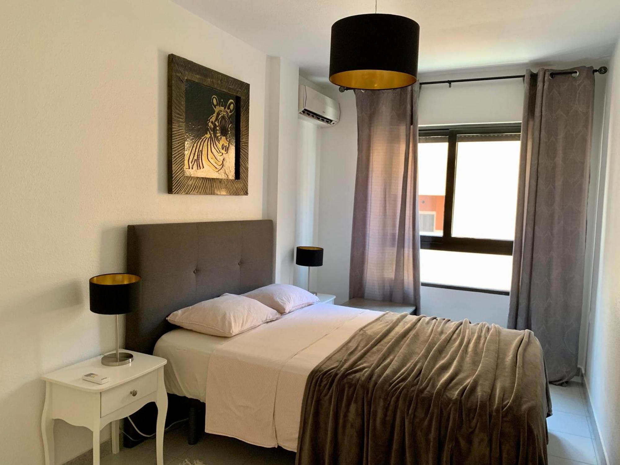 Schoene Wohnung In Zentrum Von ตอร์เรเวียคา ภายนอก รูปภาพ